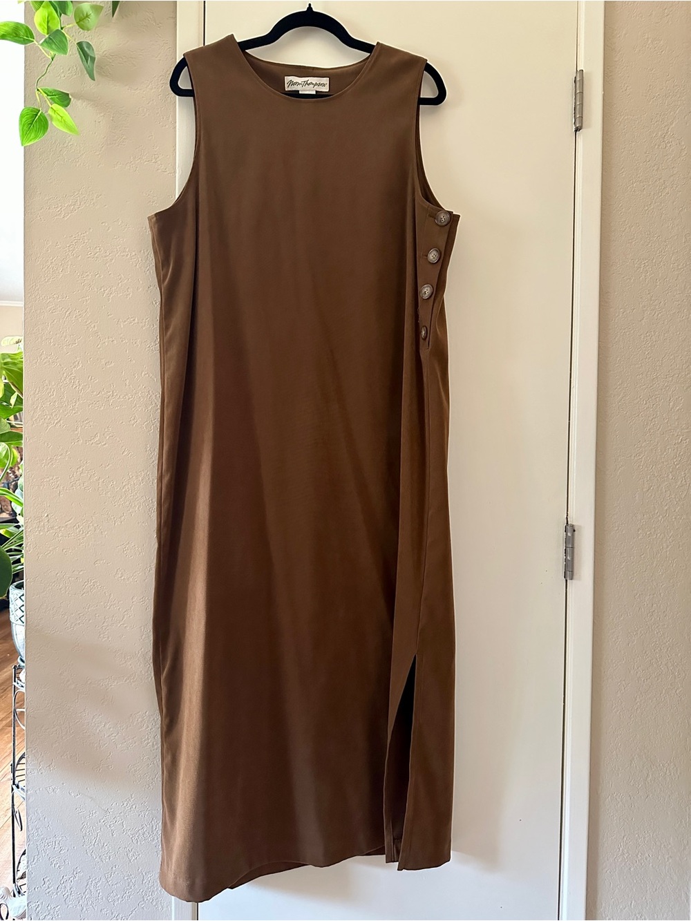 Sleeveless Maxi Dress with Side Buttons, by Norm Thompson -size Large- Brown